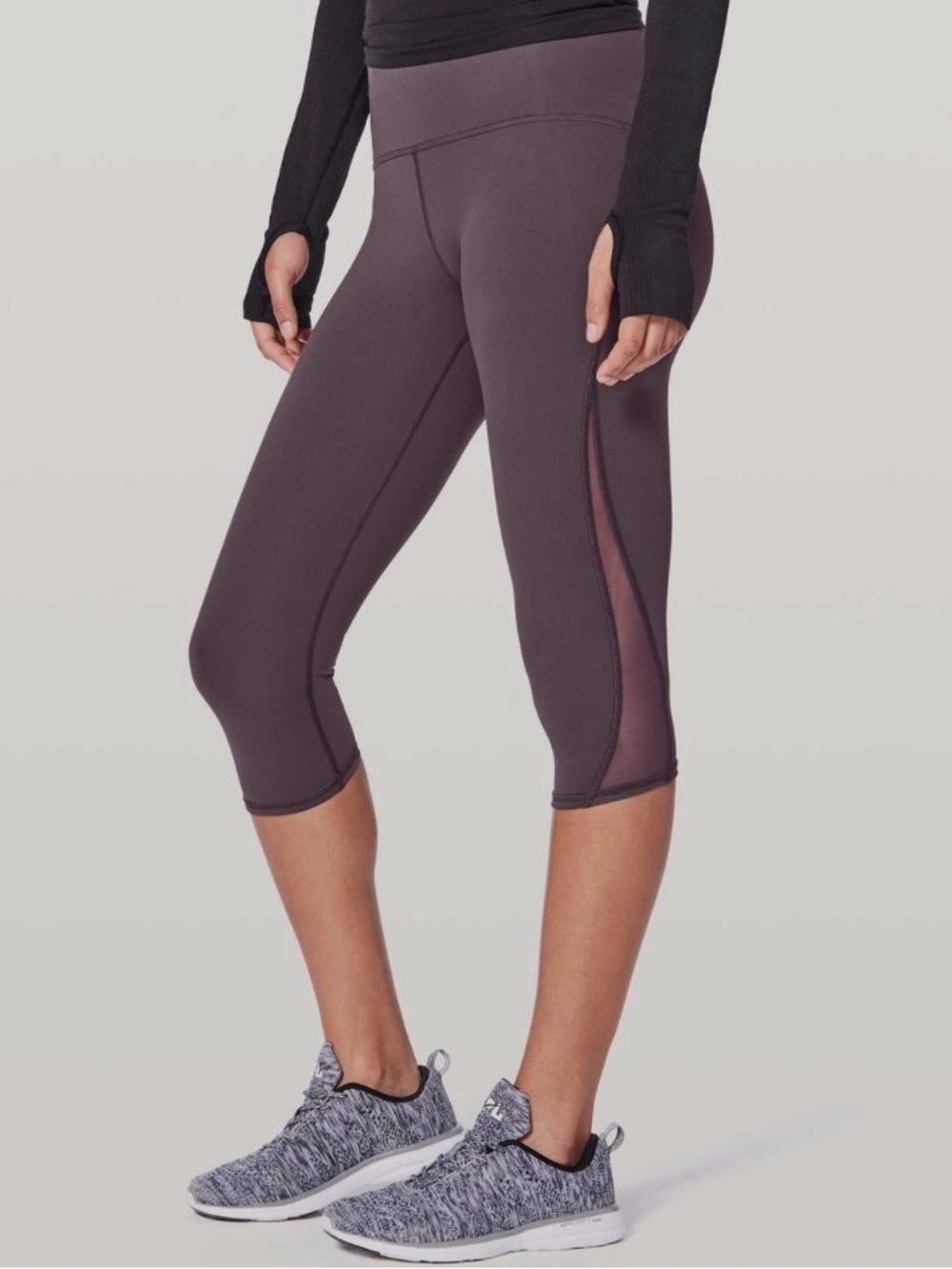 Lululemon HR Crop Leggings with Mesh size 8